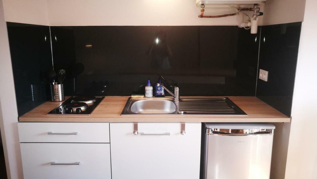 Studio Avec Balcon Au Pied Du Rocher D'Aiguilhe Lägenhet Le Puy-en-Velay Exteriör bild